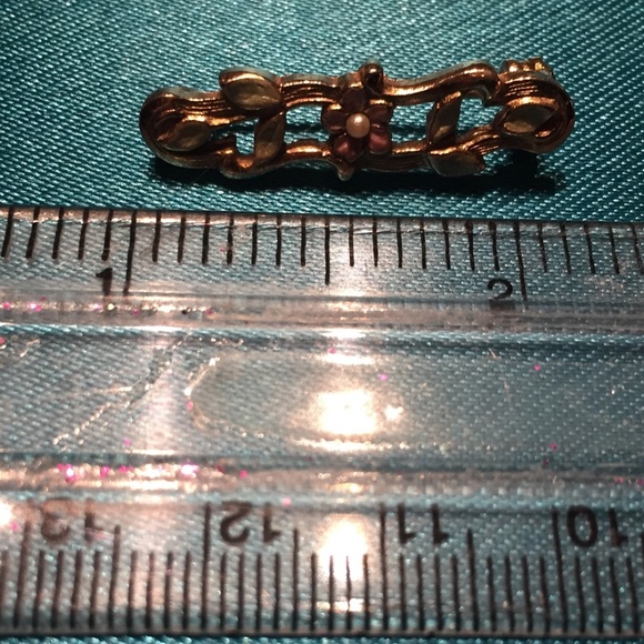 1928 Enamel Pin - Picture 3 of 3